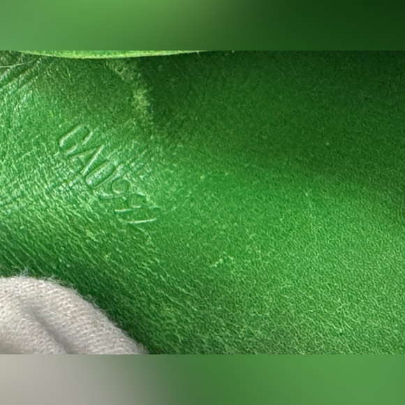 Louis Vuitton Epi Porte Tresor International Leather Trifold Wallet converted - Picture 14 of 15